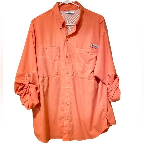 Columbia Woman’s Fishing Shirt Size Medium Vented Back Wrinkle Resistant - Picture 1 of 9